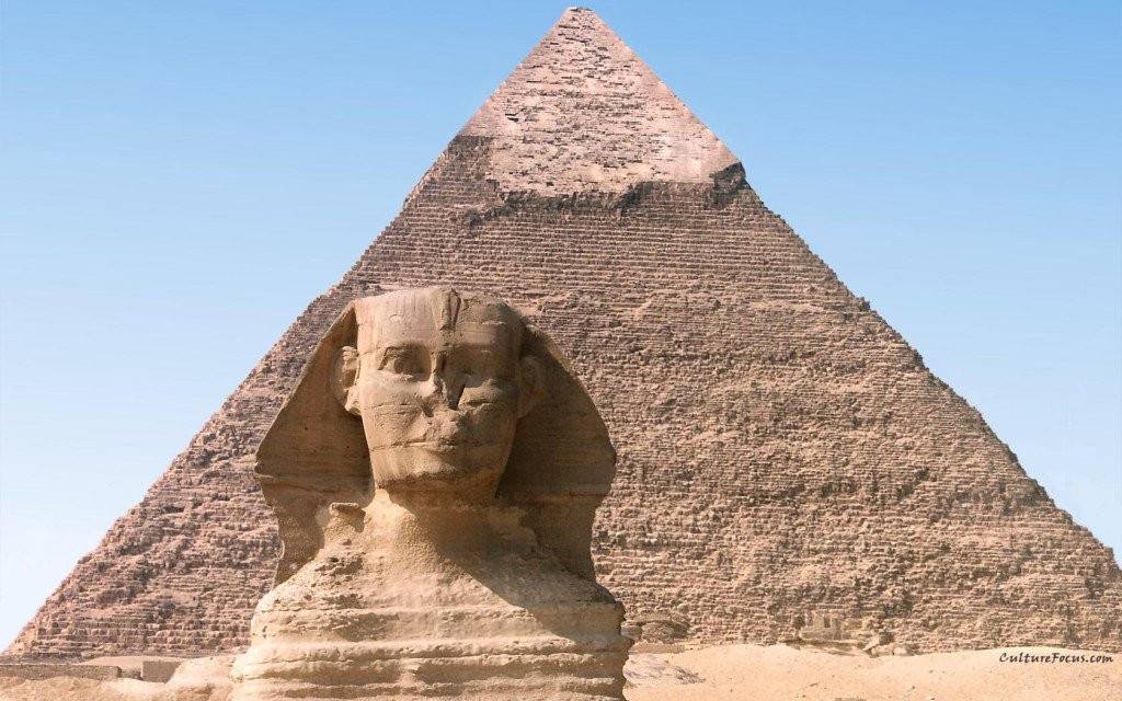 Điều này đòi hỏi lượng lớn công nhân khỏe mạnh và có kỹ thuật, tay nghề cao. Hơn nữa, các khối đá được đặt vào vị trí một cách chính xác, không để lọt bất cứ khe hở nào.