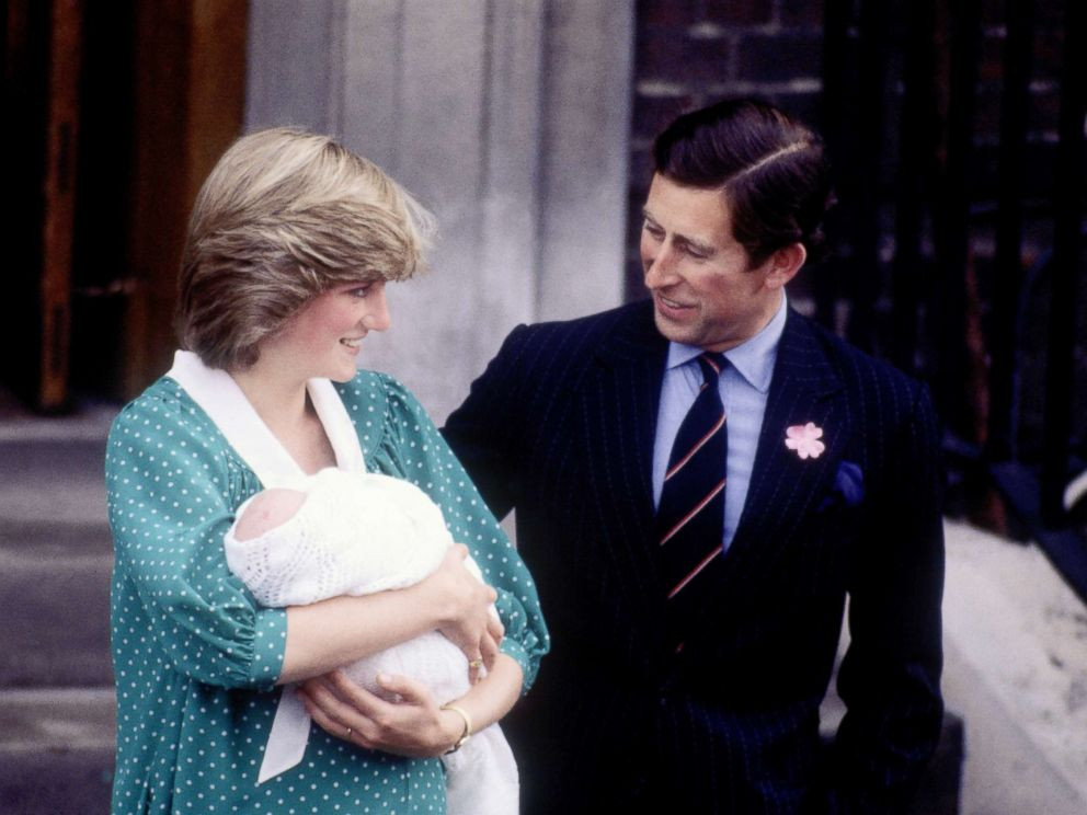 Cụ thể, Công nương Diana lần lượt sinh Hoàng tử William và Hoàng tử Harry tại bệnh viện tư Lindo Wing of St.Mary ở London.