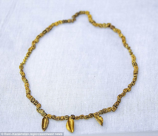 Kho báu này được các chuyên gia miêu tả là "vô giá" và được cho là thuộc về thành viên trong hoàng tộc hoặc quý tộc của người Saka sinh sống ở Trung Á vào thế kỷ 8 trước Công nguyên.