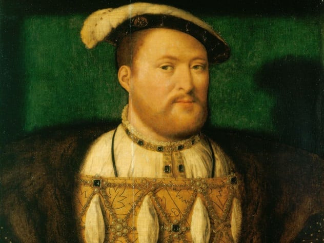 Nhiều người không biết vua Henry VIII là ông hoàng đầu tiên trong lịch sử Anh viết và xuất bản sách. Vào năm 1521, vua Henry VII cho xuất bản cuốn sách có tựa đề "Defense of the Seven Sacraments". Sau khi được xuất bản, cuốn sách của ông trở thành một trong những tác phẩm bán chạy nhất.