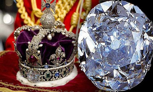 Viên kim cương thô nặng 739 carat thuộc sở hữu của hoàng tử Malwa bị đánh cắp vào năm 1306. Đến năm 1877, viên kim cương Koh-i-Noor thuộc sở hữu của Hoàng gia Anh khi nữ hoàng Victoria trở thành nữ vương của Ấn Độ.