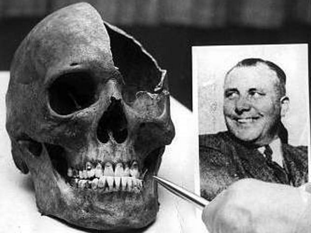 Vào năm 1998, kết quả xét nghiệm ADN một thi thể được tìm thấy xác nhận bộ hài cốt này thuộc về Martin Bormann. Theo đó, gã tội phạm phát xít Đức tử vong vì chất độc xianua ngày 2/5/1945. Mời độc giả xem video: Tiếp tục truy tìm tội phạm chiến tranh thời phát xít Đức (nguồn: VTC14)