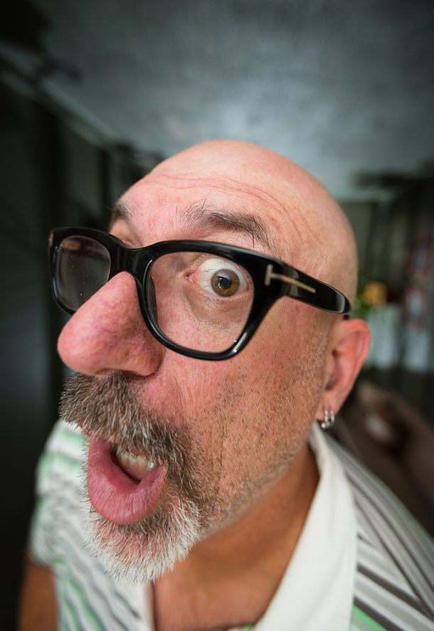 Với chiếc mũi dài 8,8 cm, Mehmet Ozyurek đến từ Thổ Nhĩ Kỳ hiện nắm giữ kỷ lục người có chiếc mũi dài nhất thế giới.