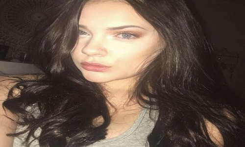 Video: Co gai My mac bikini bi ban day tu cau cao 18m xuong thac nuoc