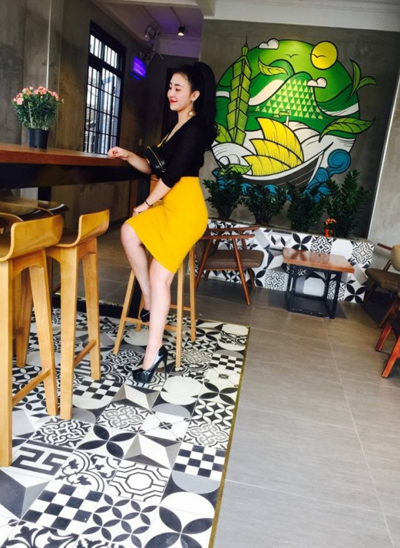 Ngoài công việc bán hàng online trên mạng, cô nàng còn kinh doanh thêm.