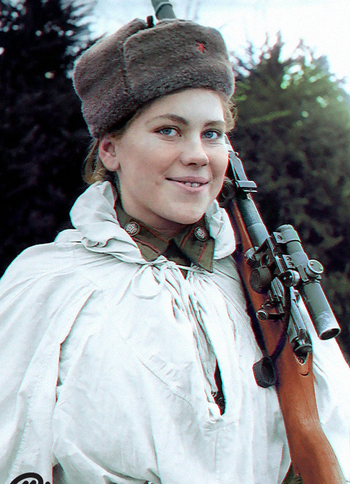 Chân dung nữ xạ thủ bắn tỉa Roza Shanina, 19 tuổi, người Liên Xô trong Thế chiến 2. Nữ xạ thủ này đã tiêu diệt được 59 tên địch.