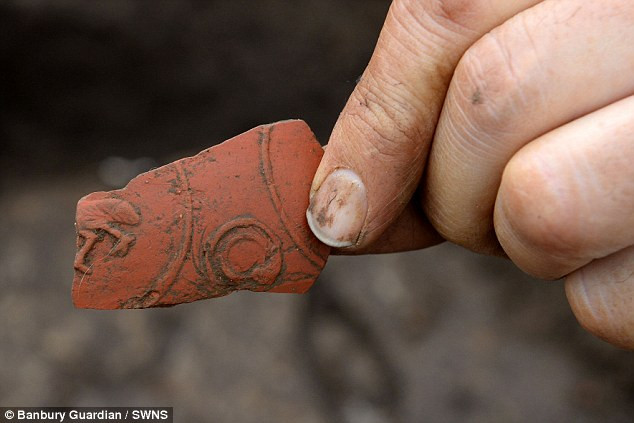 Ông Westcott đã tìm thấy tàn tích căn biệt thự trên sau khi được John Taylor kể cho về việc người này trong lúc lái máy kéo vô tình va vào một tảng đá lớn năm 1963.