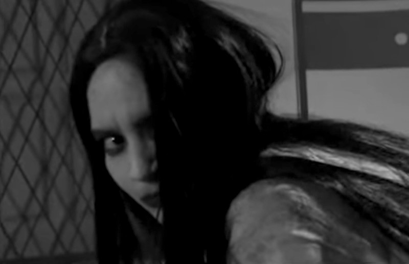 Người ta truyền nhau lời đồn rằng, mỗi lần nữ quỷ Pontianak xuất hiện thì người ta sẽ nghe thấy tiếng khóc.