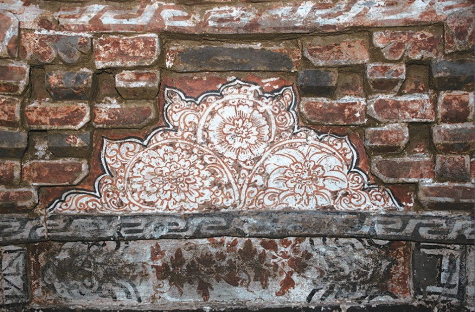 Từ đó, vợ chồng Quách Cự không cần chôn con trai để nuôi mẹ. Cả gia đình Quách Cự sống hạnh phúc bên nhau. Câu chuyện này nhấn mạnh việc con cháu cần tôn kính và chăm sóc cha mẹ khi về già.