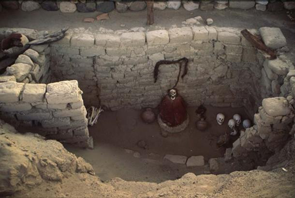 Nghĩa trang Chauchilla nằm giữa sa mạc phía đông nam thành phố Nasca của Peru là nơi tồn tại những bộ hài cốt trắng xóa có niên đại hơn 1.000 năm tuổi.