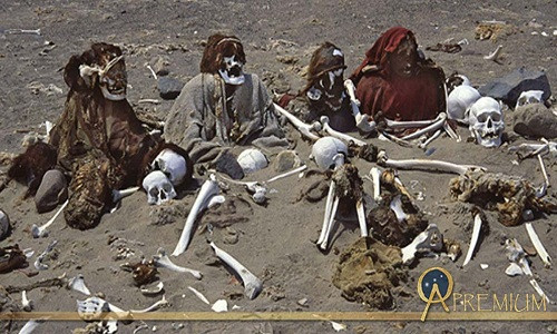 Theo các chuyên gia, những bộ hài cốt tại nghĩa trang Chauchilla thuộc nền văn minh Nazca cổ xưa. Nền văn minh này phát triển rực rỡ trong giai đoạn từ khoảng năm 100 – 800. Tuy nhiên, nền văn minh Nazca suy tàn và biến mất một cách bí ẩn.