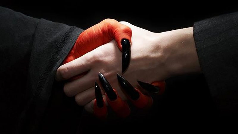 Tiền tài, danh tiếng... có thể là điều mà những người bán linh hồn cho ma quỷ khát khao có được một cách điên cuồng.