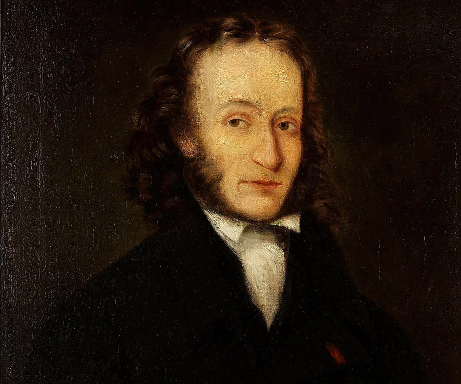 Về sau, dư luận không khỏi bất ngờ khi thấy Paganini có những thay đổi lớn trong cuộc sống như mất hàm răng dưới, da dẻ ngày càng xanh xao, nhợt nhạt. Ông chỉ thích mặc trang phục màu đen.