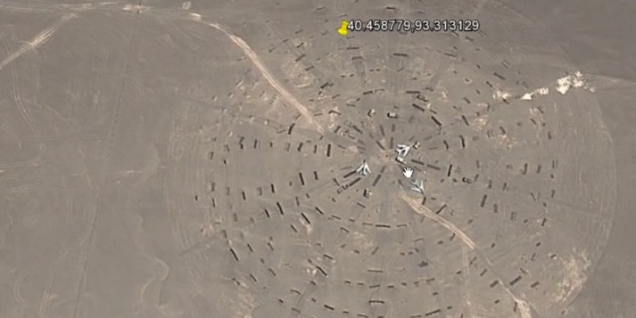 Tài khoản Robin Bird đưa ra nhận xét máy bay dường như đang đậu trên đường băng.