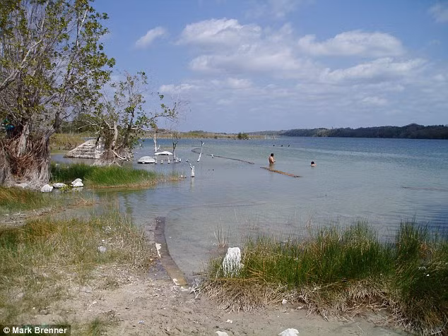 Vì các đồng vị nước nhẹ sẽ bốc hơi trước nên tỉ lệ đồng vị nước nặng tăng trong mẫu trầm tích cho thấy một đợt hạn hán, mức độ hạn hán cũng như thời gian hạn hán diễn ra.