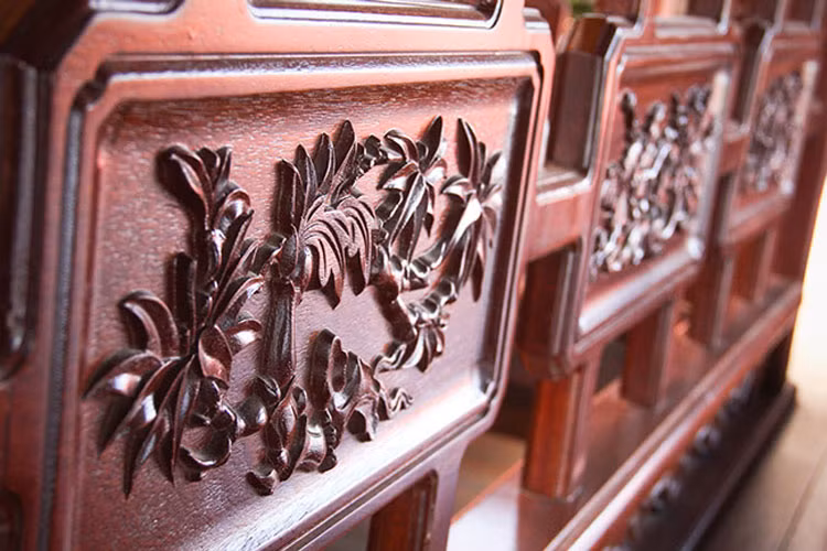 Để thực hiện xong căn nhà, ngoài những thợ phụ, ông Lân phải thuê 30 thợ chính, giỏi trong cả nước về làm trong hơn 3 năm.