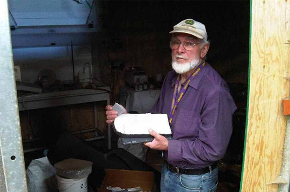 Thậm chí, ông Ward còn giữ Starlite rất kỹ dù cho nhiều tổ chức, chuyên gia tiến hành thử nghiệm vật liệu này. Ông không cho các tổ chức thu giữ mẫu Starlite do mình chế tạo vì lo sợ họ sẽ có thể tái tạo được loại vật liệu này.