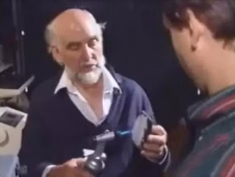 Starlite (tạm dịch là đá sao) là phát minh nổi tiếng được nhà hóa học nghiệp dư kiêm thợ hớt tóc Maurice Ward cho ra đời vào những năm 1970 và 1980. Sáng chế này được BBC giới thiệu đến công chúng năm 1991.