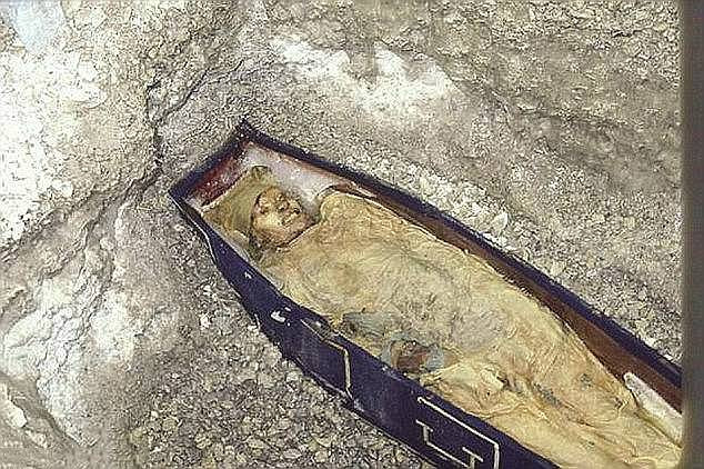 Đến năm 1854, giới chức trách tuyên bố chính thức rằng Franklin và toàn bộ đội thủy thủ bỏ mạng trong chuyến hành trình trên.