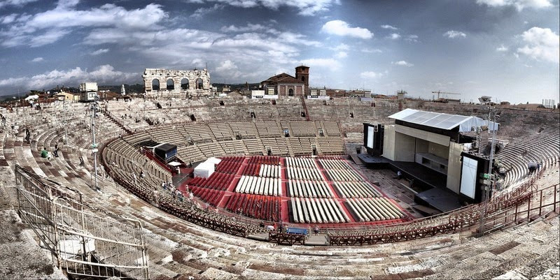 Vào thời cổ đại, Verona Arena từng là nơi diễn ra những cuộc so tài giữa các võ sĩ giác đấu hoặc giữa võ sĩ giác đấu với động vật.
