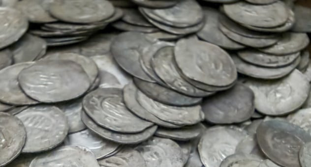 Theo một số tài liệu của người du khách Hy Lạp sống trong khoảng thời gian từ năm 60 - 57 trước Công nguyên, chi phí ướp xác của người Ai Cập tốn khoảng 60 kg bạc.