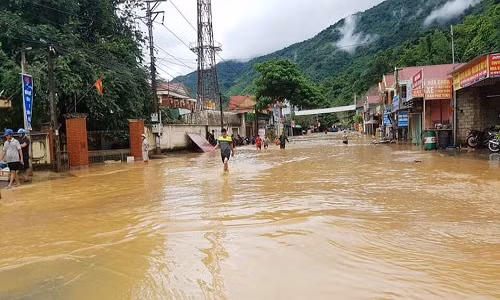 Thoi tiet hom nay 19/8: Mua giam o Bac Bo, Bac Trung Bo