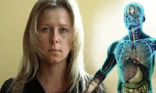 Natasha Demkina sống ở Nga được biết đến là người sở hữu đôi mắt X quang. Theo đó, Demkina có thể nhìn xuyên qua cơ thể người và biết được xem người đó có mắc bệnh tật nào hay không.