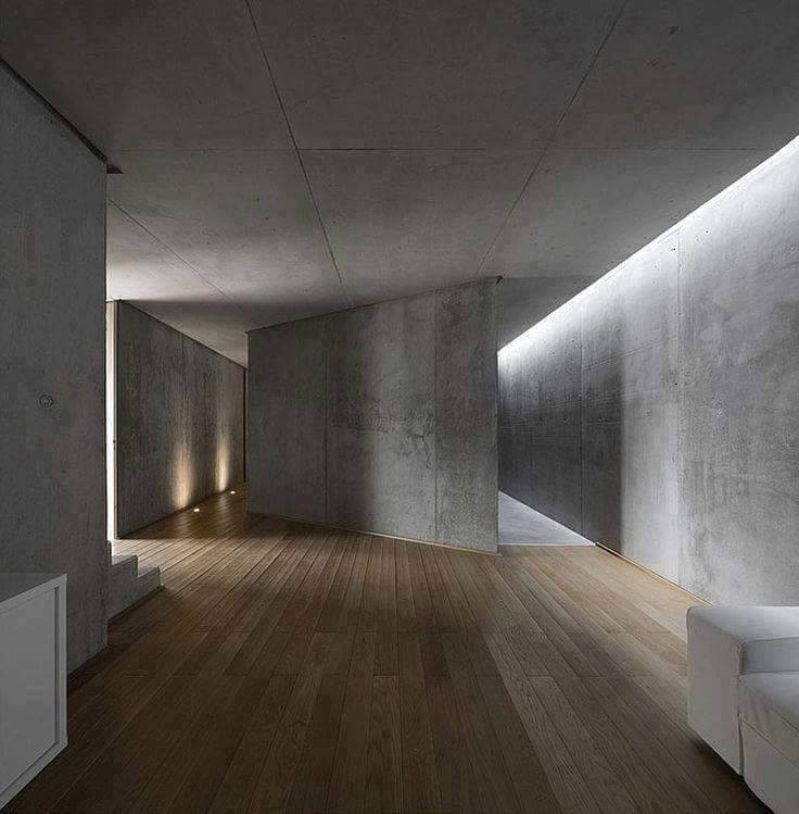 Sau khi được các bác sĩ, chuyên gia kiểm tra, Laura khiến mọi người bất ngờ khi có thể nhìn xuyên qua lớp bê tông dày hơn 10cm, nhìn xuyên két sắt, những tấm gỗ nhựa…