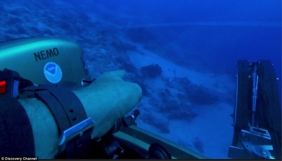 Ông Miklos phát hiện con tàu này khi sử dụng bản đồ bí mật của cựu phi hành gia NASA Gordon Cooper tạo ra vào thập niên 1960 để tìm kiếm một con tàu cổ bị đắm dưới biển Carribbean.