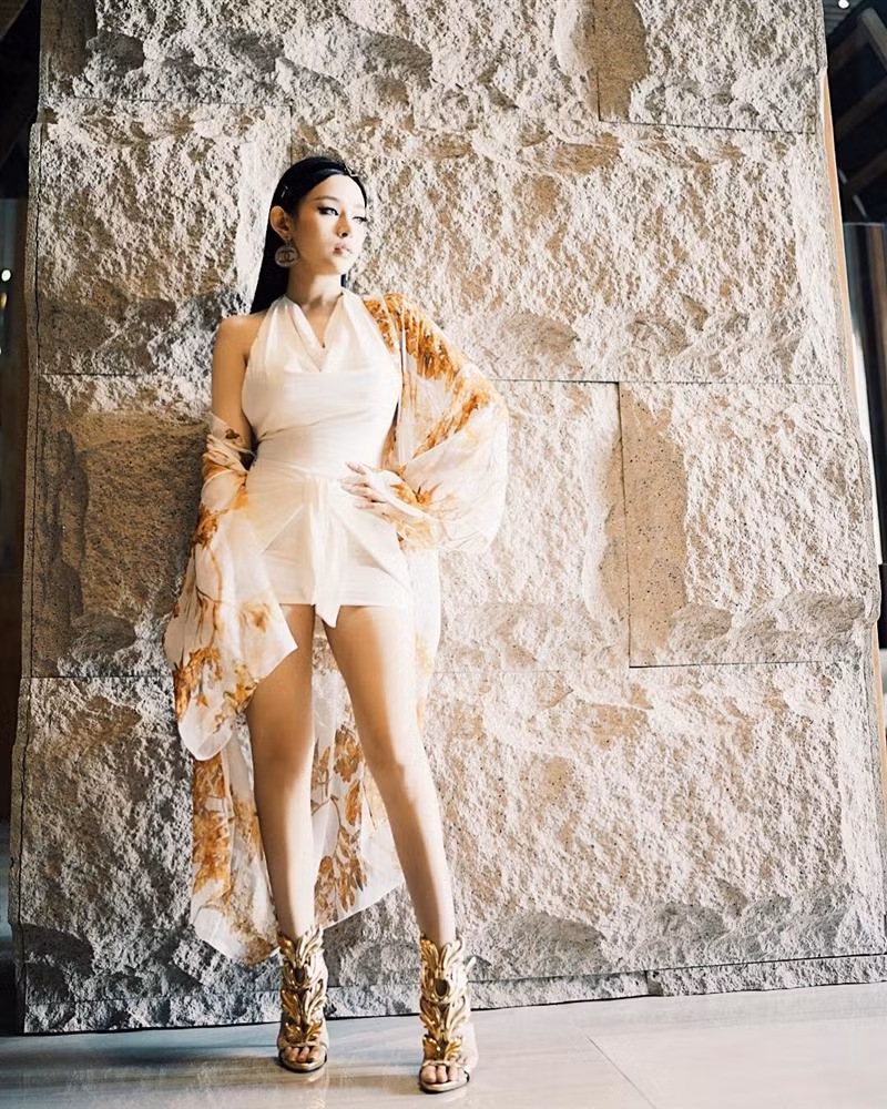 Ai mà nghĩ Huyền Baby chưa cao đến 1m60 cơ chứ?