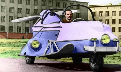 Đây là sáng chế ô tô độc đáo được giới thiệu đến công chúng Liên Xô năm 1966. Chiếc xe được thiết kế với cánh quạt phía sau xe giúp xe di chuyển nhanh như máy bay. Mẫu ô tô này có thể đạt vận tốc 120 km/h. Đặc biệt, mẫu xe này có thể đi trên tuyết khi bánh xe được thay thế bằng ván trượt.