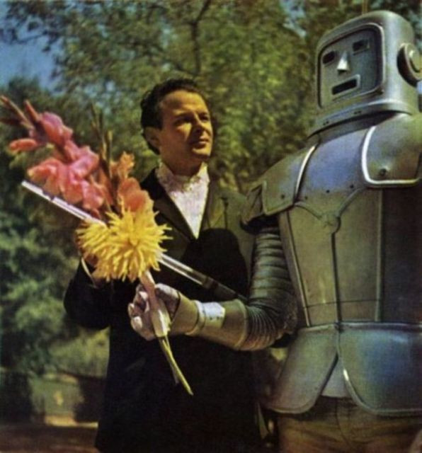 Các kỹ sư Liên Xô cũng bước vào cuộc chạy đua sáng chế robot sau khi Thế chiến 2 kết thúc.