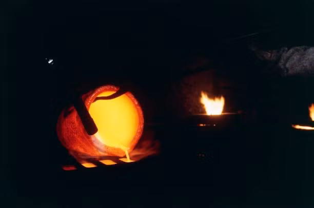 Sau cùng, nhà vua Shapur I cho người đổ vàng nóng chảy vào miệng Valerian khiến ông hoàng La Mã một thời mất mạng trong đau đớn.