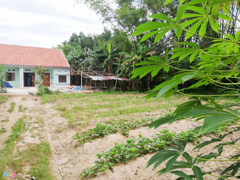 Ngôi nhà cũ mà cha mẹ Nhã Phương sinh sống trước khi vào Đắk Lắk lập nghiệp và sinh con tại đó. Sau khi ông bà rời đi, ngôi nhà được nhường lại cho gia đình người em gái, tức cô ruột Nhã Phương. Người cô kể cách đây vài tháng, nhà vừa được sơn sửa mới toàn bộ nên khang trang, đẹp đẽ hơn trước. Trường Giang và Nhã Phương có kế hoạch quay lại TP.HCM trong ngày 25/8.