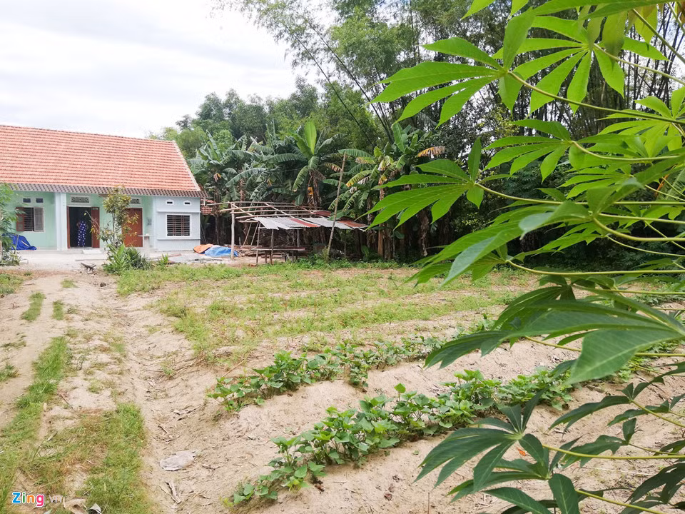 Ngôi nhà cũ mà cha mẹ Nhã Phương sinh sống trước khi vào Đắk Lắk lập nghiệp và sinh con tại đó. Sau khi ông bà rời đi, ngôi nhà được nhường lại cho gia đình người em gái, tức cô ruột Nhã Phương. Người cô kể cách đây vài tháng, nhà vừa được sơn sửa mới toàn bộ nên khang trang, đẹp đẽ hơn trước. Trường Giang và Nhã Phương có kế hoạch quay lại TP.HCM trong ngày 25/8.