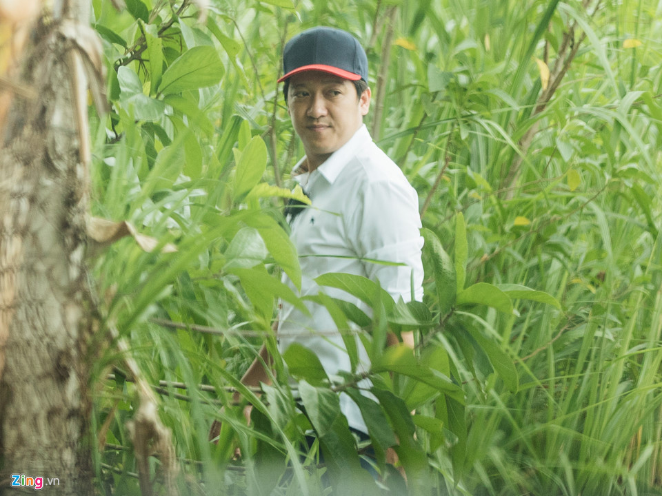 Trường Giang cũng là người chủ trương tổ chức lễ đính hôn trong điều kiện an ninh ngặt nghèo để bảo vệ những hình ảnh riêng tư của anh, Nhã Phương và gia đình. Phía Trường Giang cũng làm việc chặt chẽ với bên quản lý resort và thuê 50 vệ sĩ để bảo vệ tính riêng tư của buổi lễ.