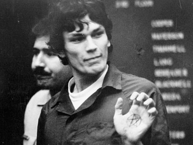 Sự việc khiến khách sạn Cecil trở thành tâm điểm chú ý của dư luận là việc sát nhân hàng loạt Richard Ramirez từng thuê phòng tại đây trong thời gian từ năm 1984 -1985.