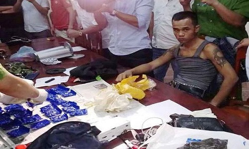 Phong xe may len Lao Bao cho 5.800 vien ma tuy ve ban lai