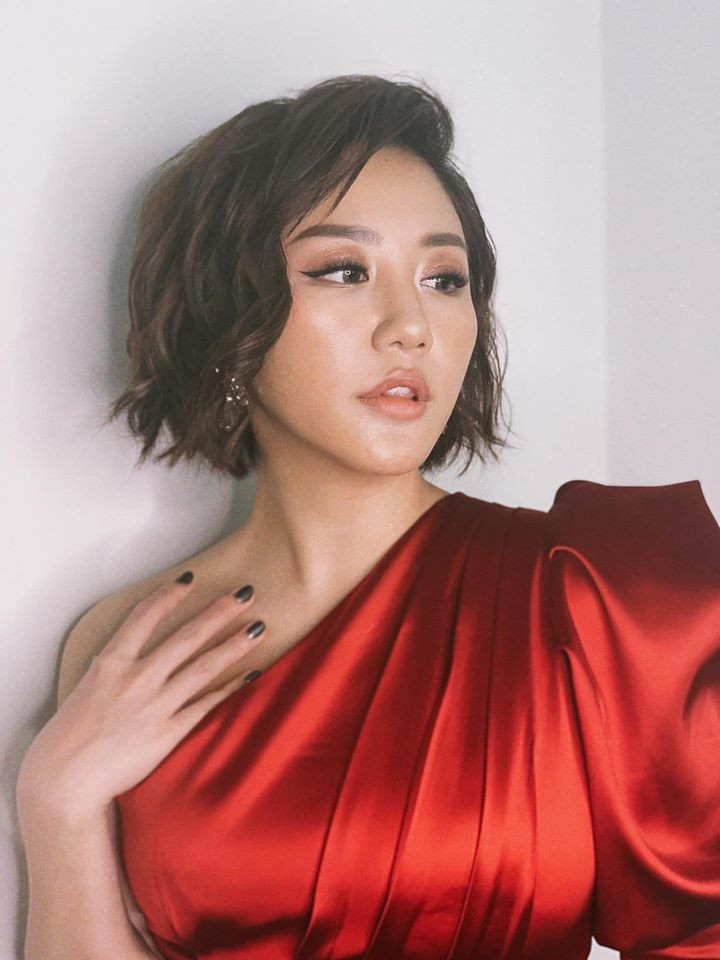 Ve goi cam cua Van Mai Huong dang duoc ca showbiz bao ve vu lo clip nong