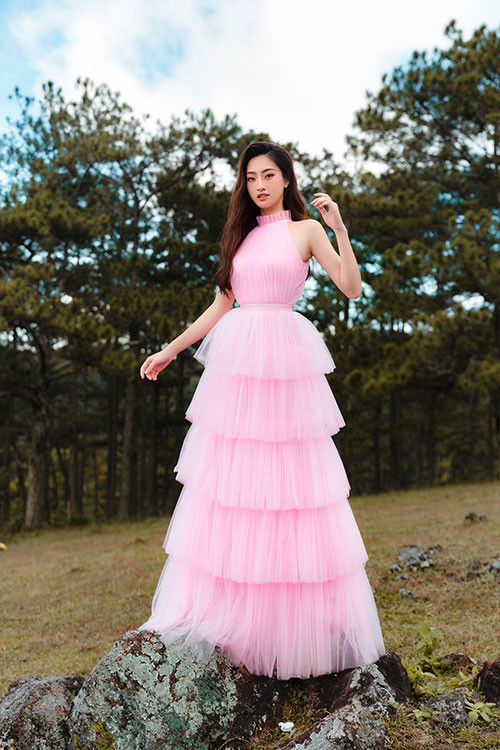 Trong đêm chung kết, Lương Thùy Linh xuất sắc lọt Top 12 chung cuộc.