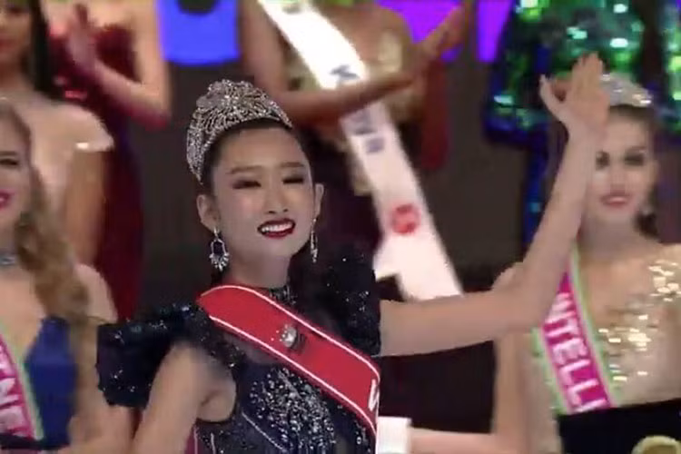 Tối qua (18/12), chung kết cuộc thi Hoa hậu Sinh viên Thế giới 2019 đã diễn ra tại Hàn Quốc. Người đẹp Nguyễn Thị Thanh Khoa xuất sắc đăng quang ngôi vị hoa hậu.