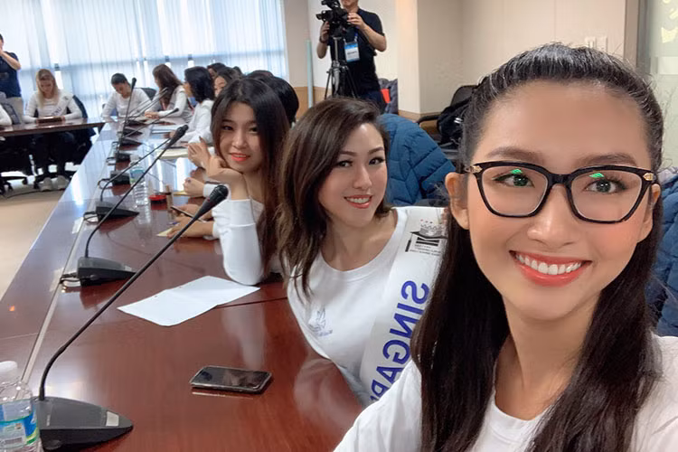 Gần đây nhất, Thanh Khoa tham gia cuộc thi Miss World Vietnam 2019 và lọt Top 15.