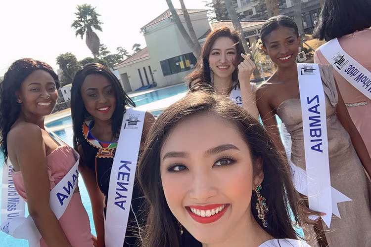 Với chiều cao 1,77m, chân dài hiện là người mẫu tự do và thường xuyên xuất hiện trên các sàn diễn thời trang.