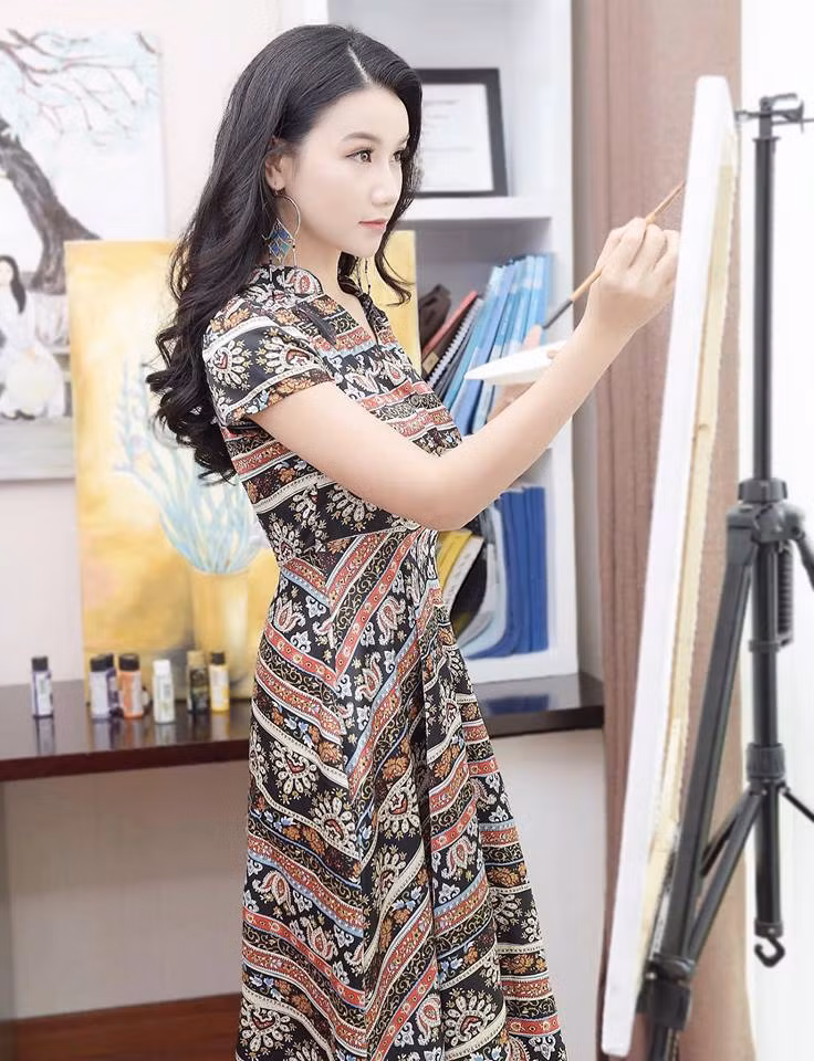 Là diễn viên nổi tiếng nhưng ít người biết cô nàng còn đam mê hội họa.