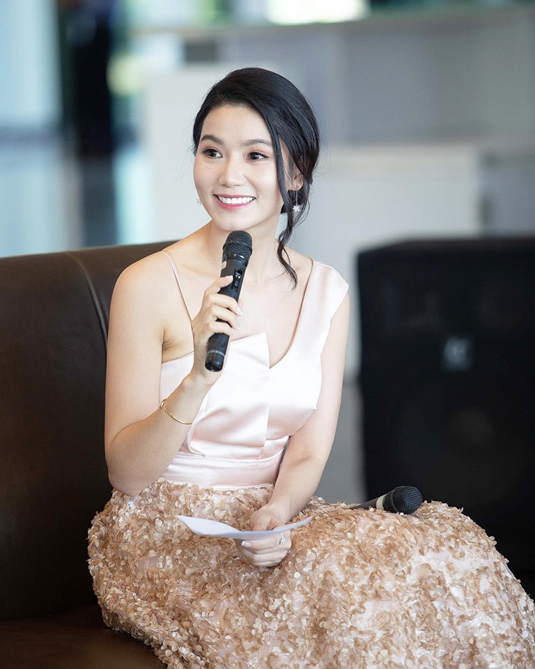 Lương Giang sở hữu vẻ đẹp tự nhiên với gương mặt thanh tú, thân hình cân đối.