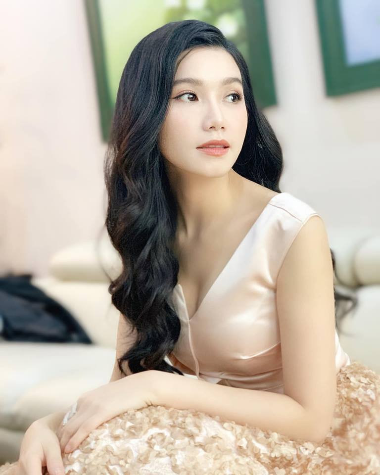 Trước khi tái xuất với "Hoa hồng trên ngực trái", Lương Giang từng tham gia các phim: 13 nữ tử tù, Nhà có nhiều cửa sổ, Ngự lâm không kiếm, Cầu vồng tình yêu, Khát vọng Thăng Long, Tết tỏ tình, Gia đình thủy tinh, Bó tay chấm com, Cư dân thông thái...