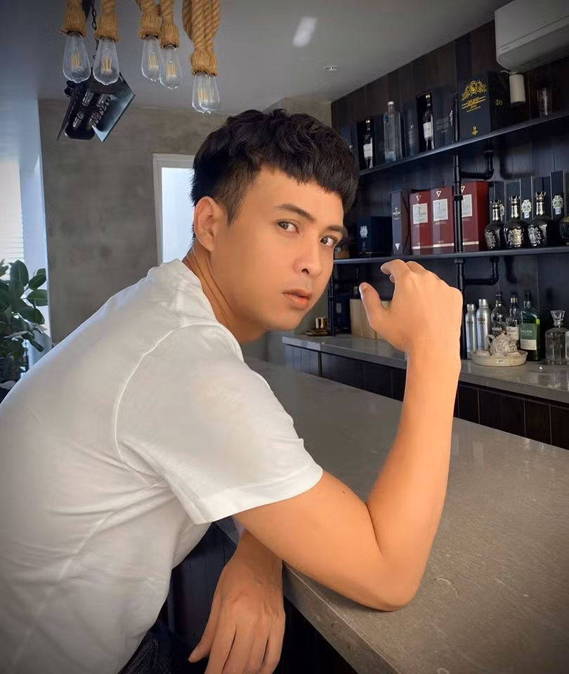 Rất may, cuối cùng Hồ Quang Hiếu đã nhận ra những việc làm của mình đã đi sai hướng, không tử tế và quyết tâm từ bỏ để làm lại từ đầu.