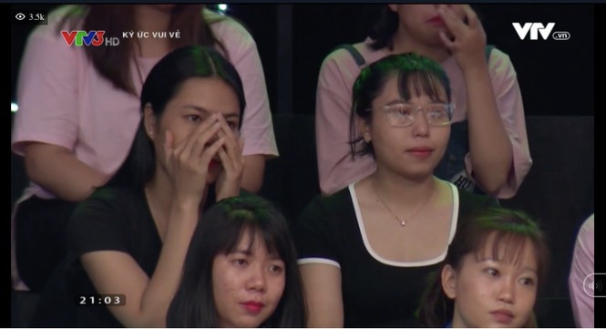 Hieu Hien ke chuyen di dien trong ngay me mat, ca truong quay khoc nghen-Hinh-8