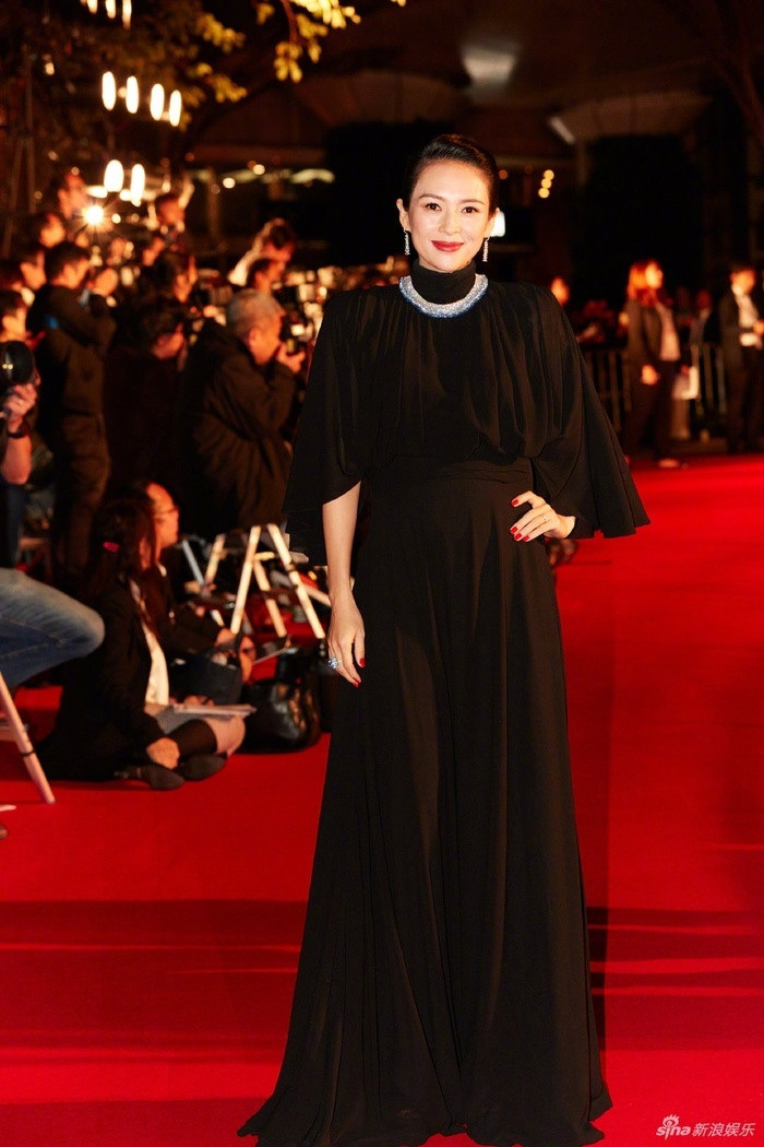 Chuong Tu Di khoe nhan sac rang ro khi mang bau 7 thang