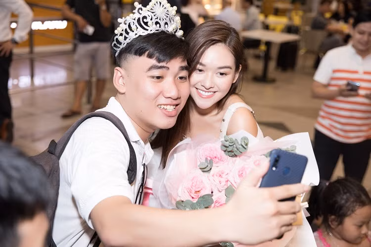 Tường San chia sẻ: “Trở về Việt Nam, San sẽ quay lại trường học để tiếp tục việc học của mình, đồng thời thực hiện nghĩa vụ của một á hậu...".